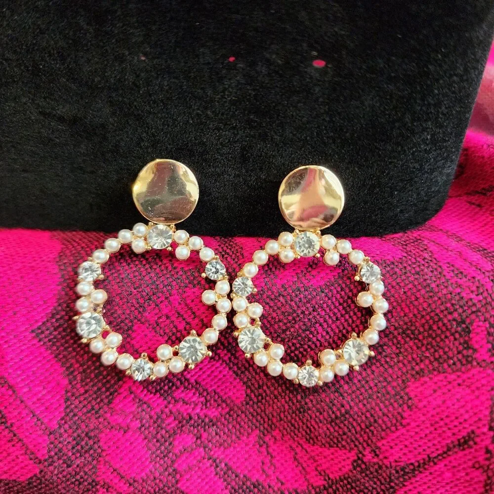 Gold Tone Mini Pearl  And Rhinestone Wreath Dangle Earrings. NWOT.